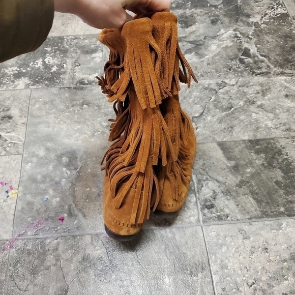 Minnetonka Moccasins 3 Layer Fringe Boot Brown Suede 1632 Calf High Boots Size 9 - Picture 5 of 8